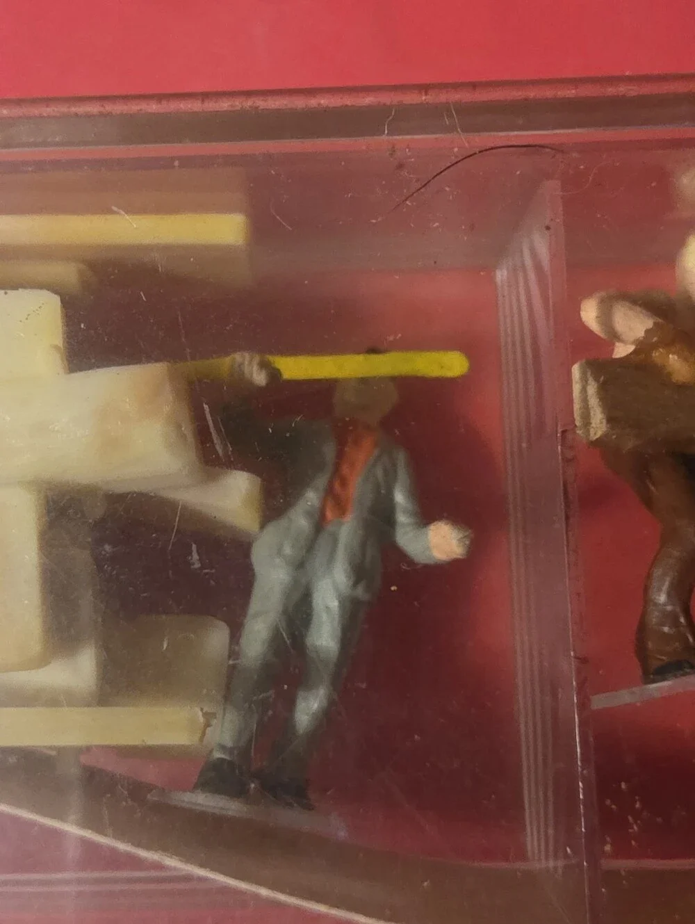 Vintage Preiser Ho Scale Miniture / Construction Workers and Lumbar Material